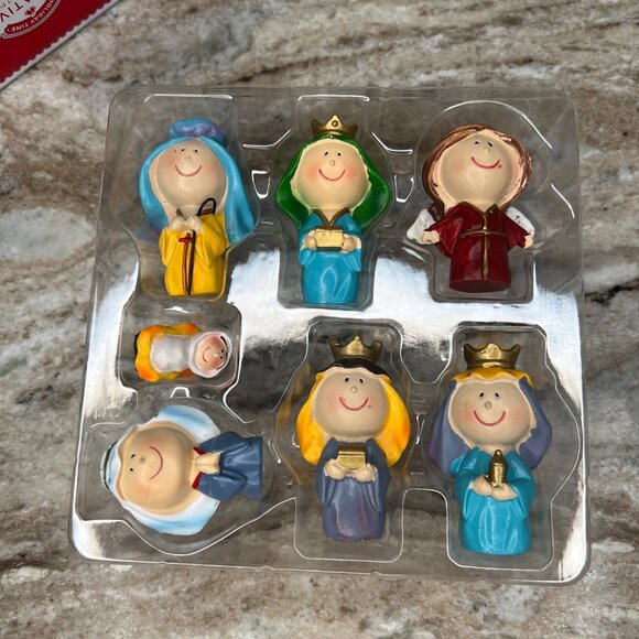 Holiday Time 7-Piece Nativity Set With Mary Joseph Baby Jesus Angel & 3 Wise Men - Picture 3 of 7